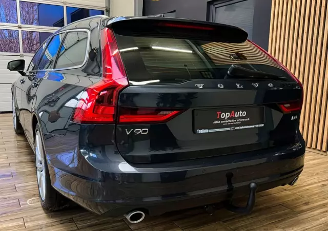 VOLVO V90 D4 Momentum Pro