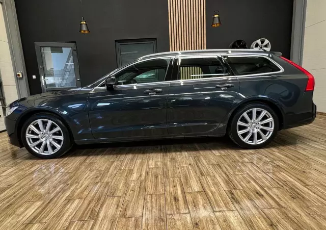 VOLVO V90 D4 Momentum Pro