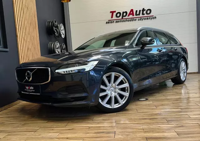 VOLVO V90 D4 Momentum Pro