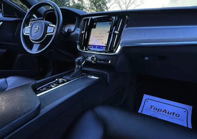 VOLVO V90 D4 Momentum Pro
