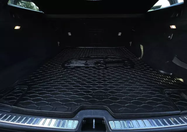 VOLVO V90 D4 Momentum Pro