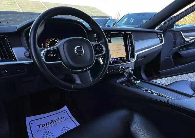 VOLVO V90 D4 Momentum Pro