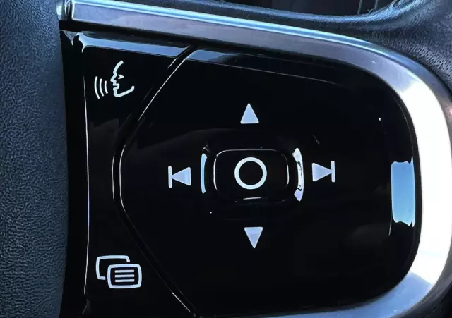 VOLVO V90 D4 Momentum Pro