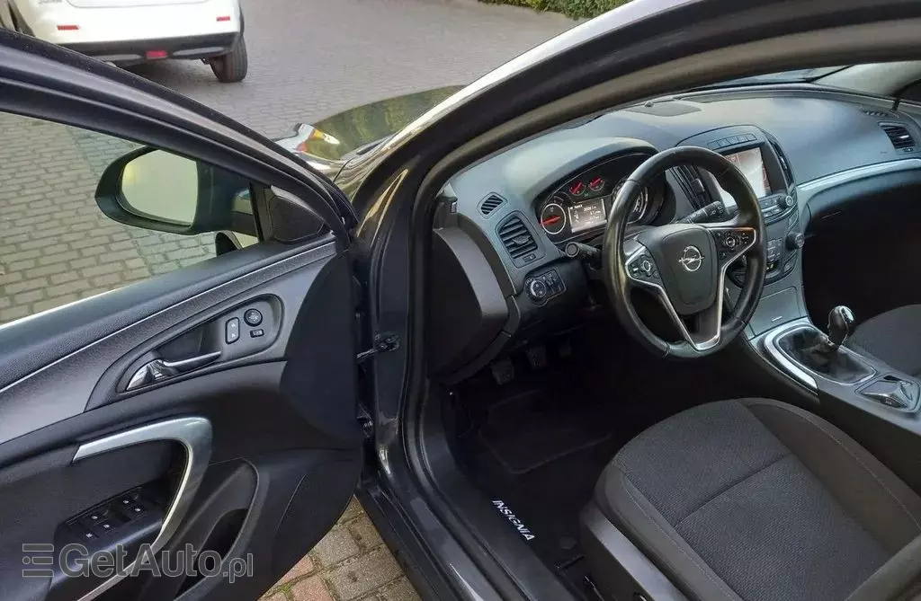OPEL Insignia 