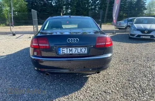 AUDI A8 