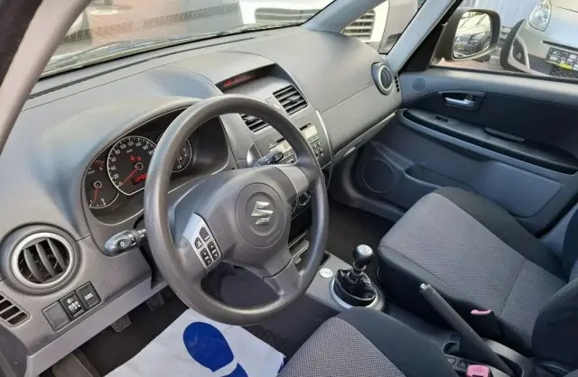 SUZUKI SX4 