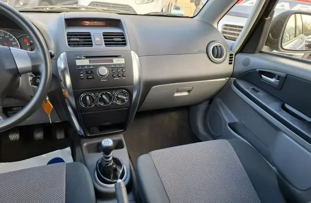 SUZUKI SX4 