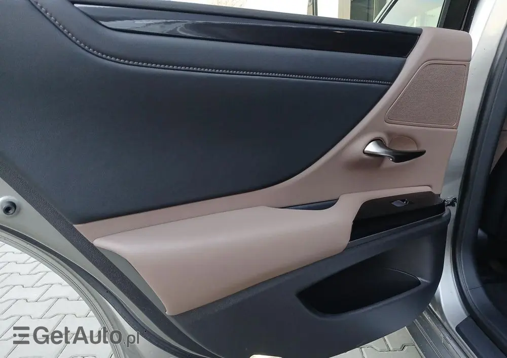 LEXUS ES 300h Business Edition