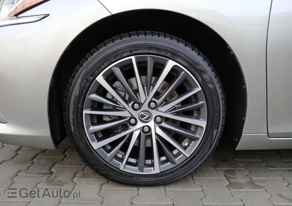 LEXUS ES 300h Business Edition