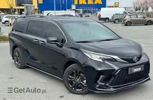TOYOTA Sienna 
