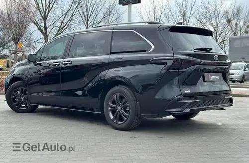 TOYOTA Sienna 