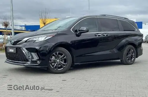 TOYOTA Sienna 