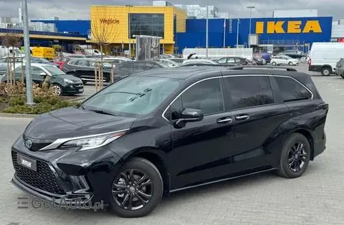 TOYOTA Sienna 