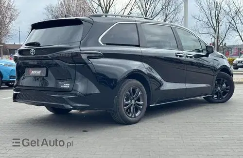 TOYOTA Sienna 