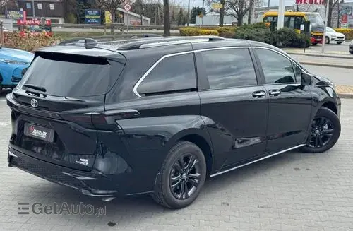 TOYOTA Sienna 