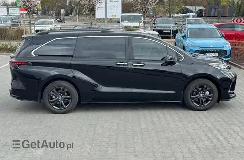 TOYOTA Sienna 