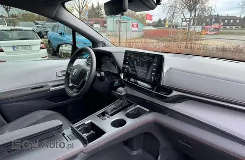 TOYOTA Sienna 