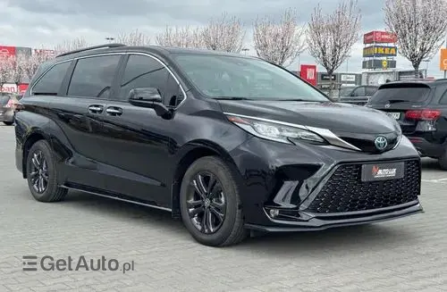 TOYOTA Sienna 