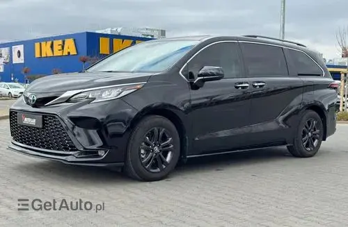 TOYOTA Sienna 