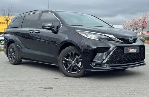 TOYOTA Sienna 