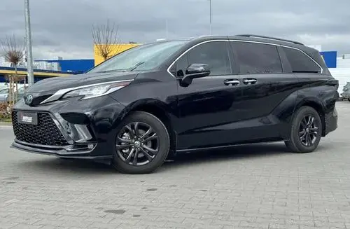 TOYOTA Sienna 