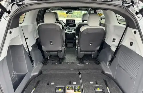 TOYOTA Sienna 