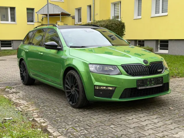 SKODA Octavia RS DSG