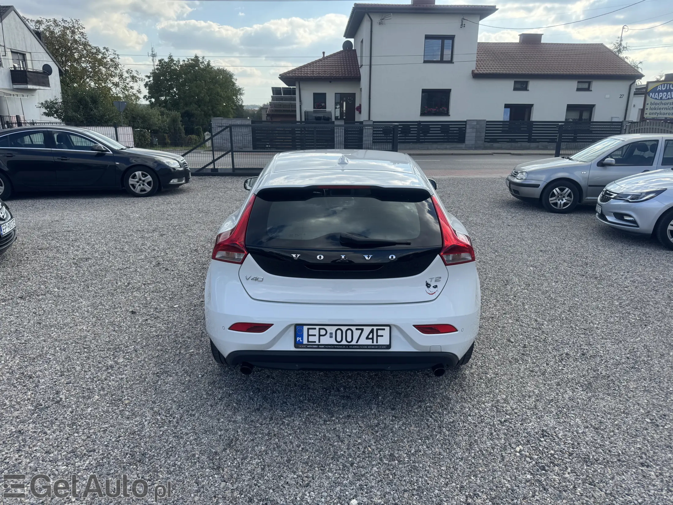 VOLVO V40 