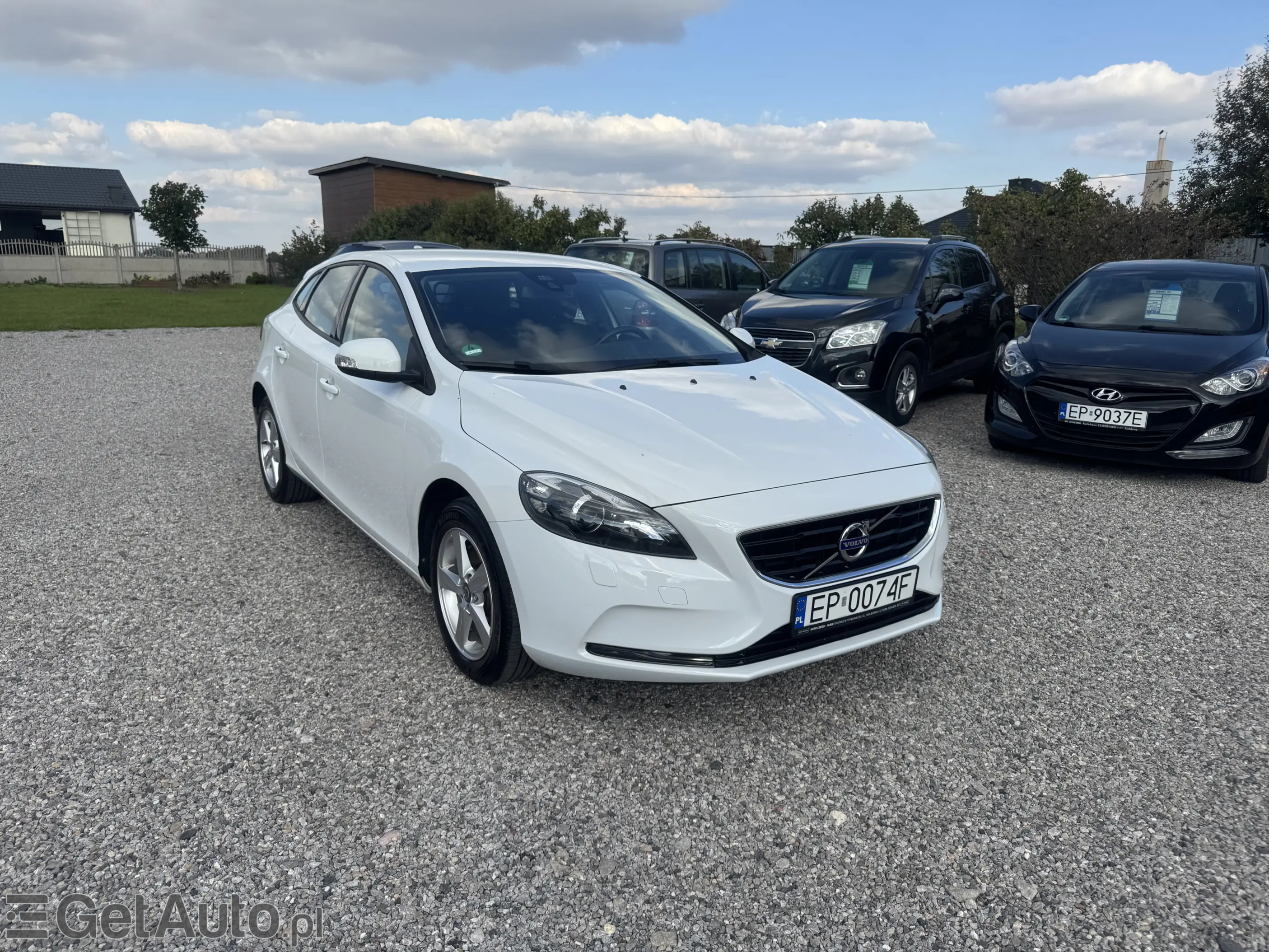 VOLVO V40 