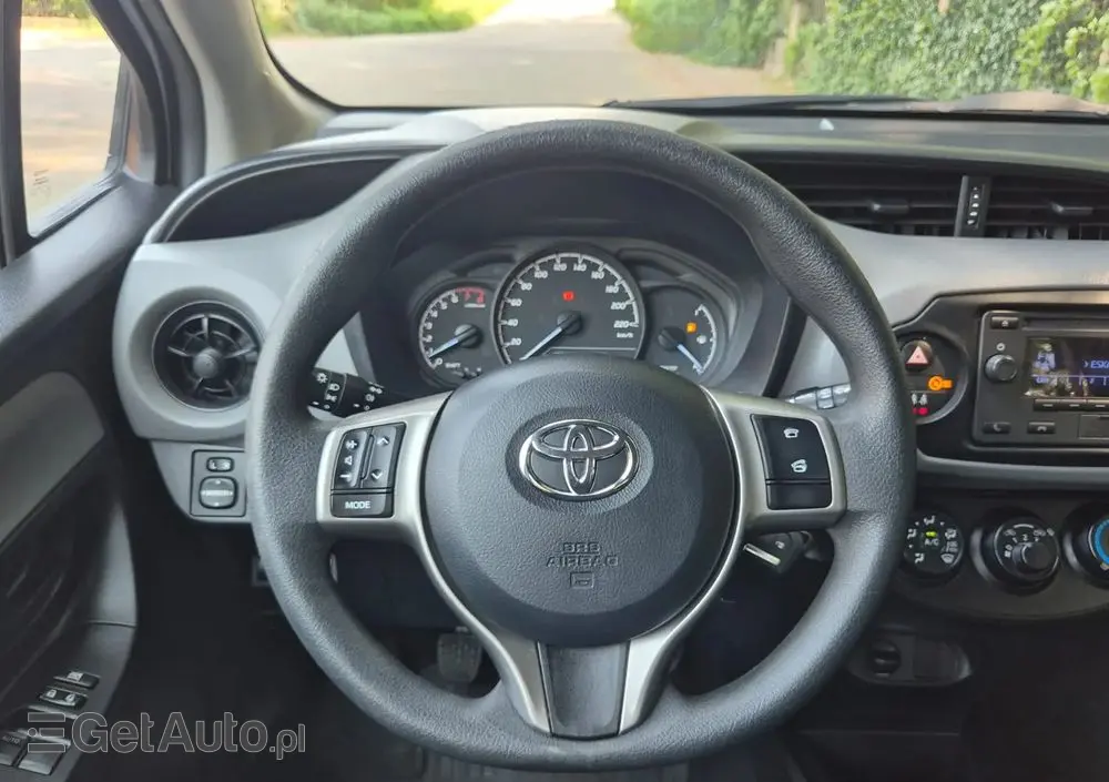 TOYOTA Yaris 1.5 Active