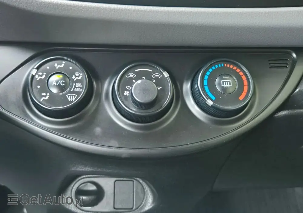 TOYOTA Yaris 1.5 Active