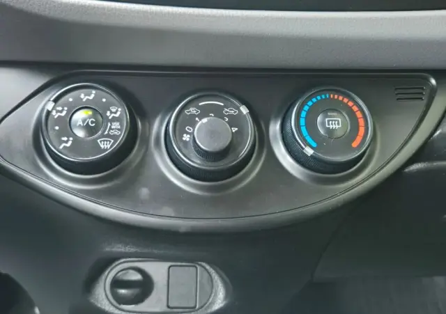 TOYOTA Yaris 1.5 Active