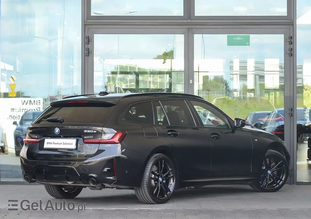 BMW Seria 3 330e xDrive M Sport sport
