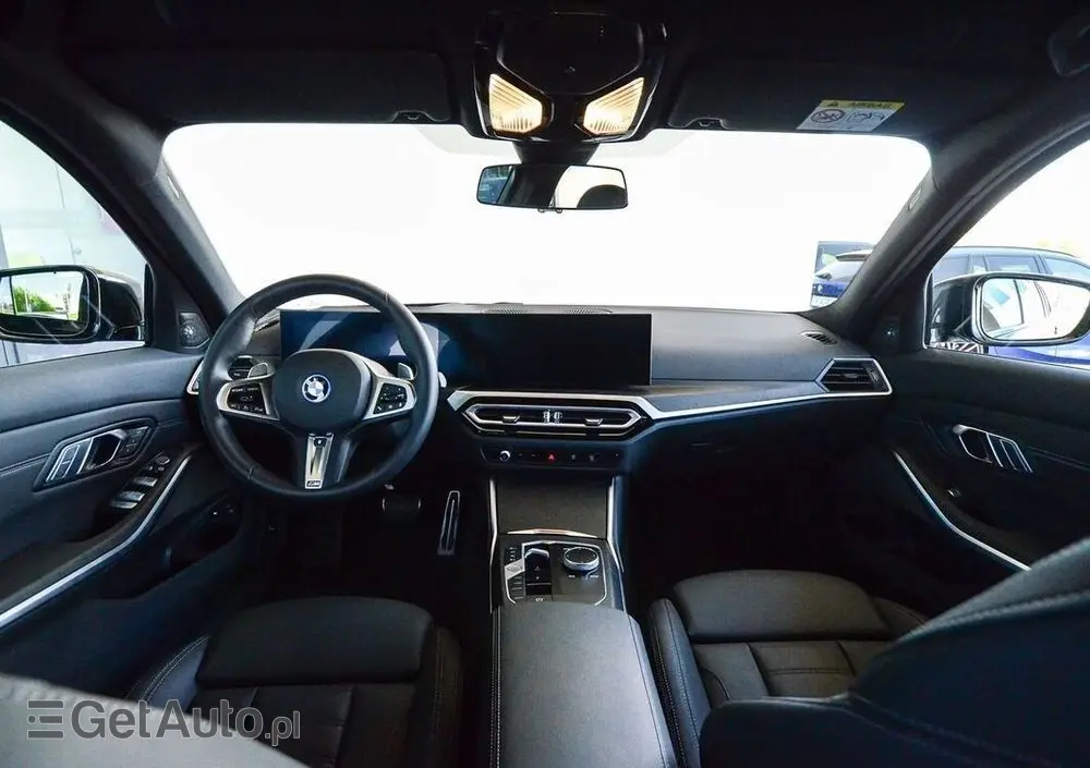BMW Seria 3 330e xDrive M Sport sport