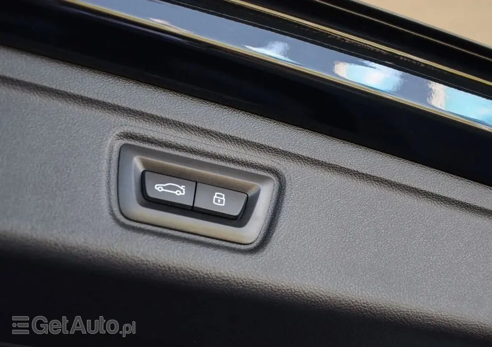 BMW Seria 3 330e xDrive M Sport sport