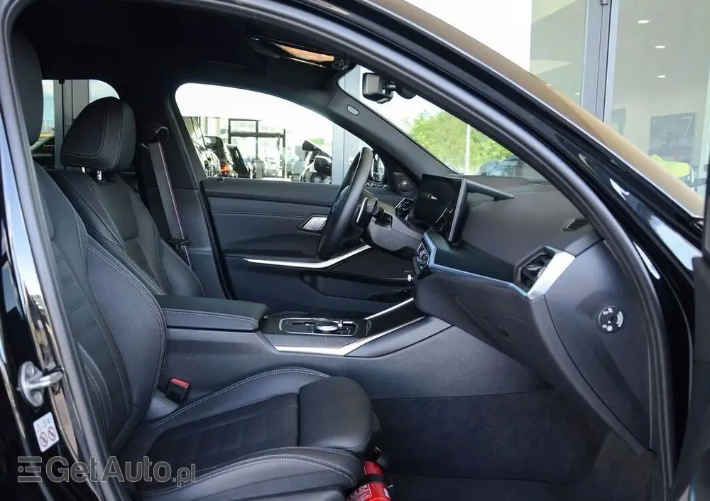 BMW Seria 3 330e xDrive M Sport sport