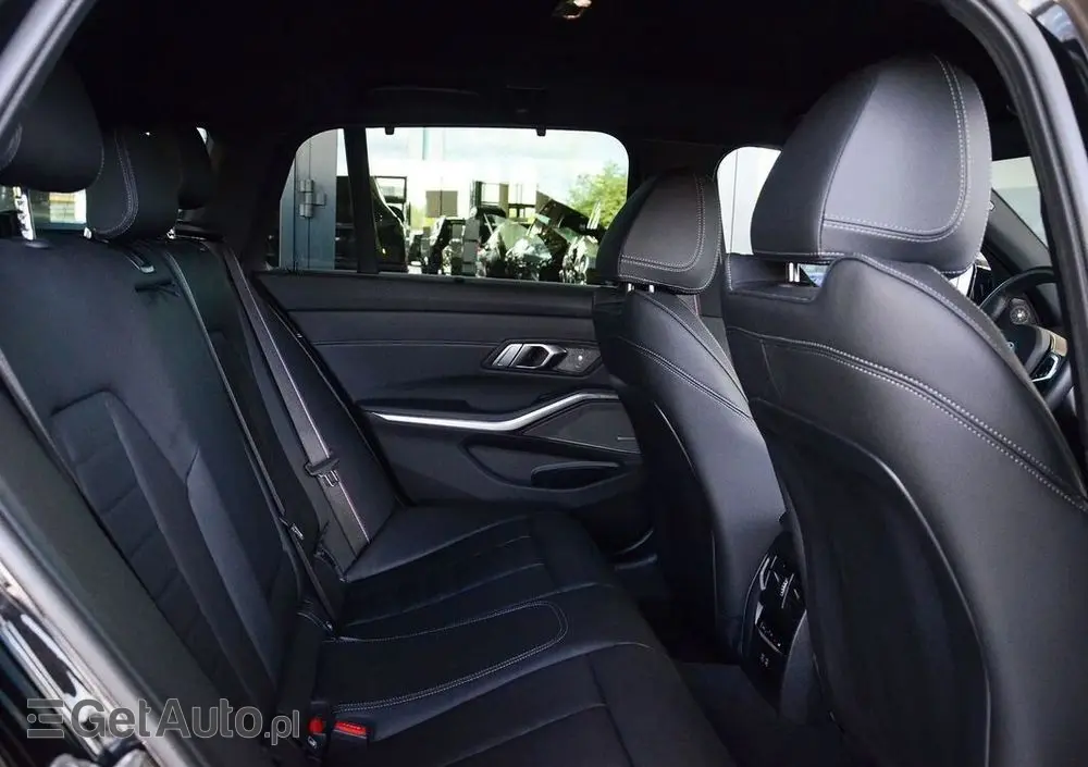 BMW Seria 3 330e xDrive M Sport sport