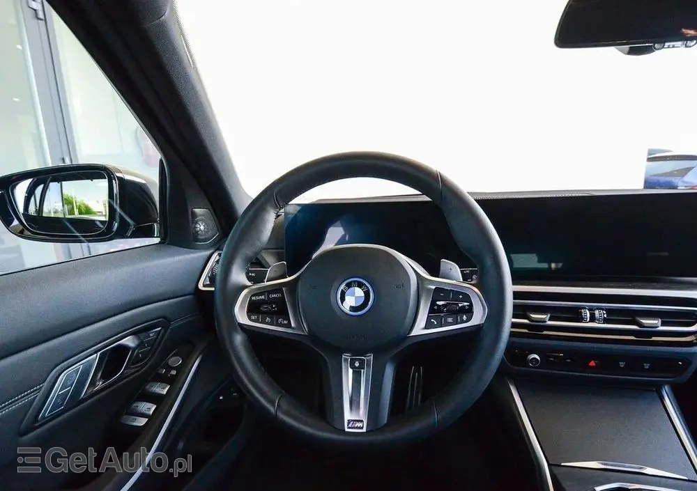 BMW Seria 3 330e xDrive M Sport sport
