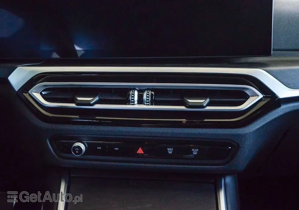 BMW Seria 3 330e xDrive M Sport sport