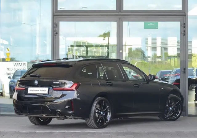 BMW Seria 3 330e xDrive M Sport sport
