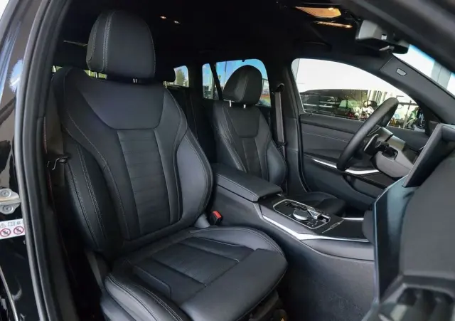 BMW Seria 3 330e xDrive M Sport sport