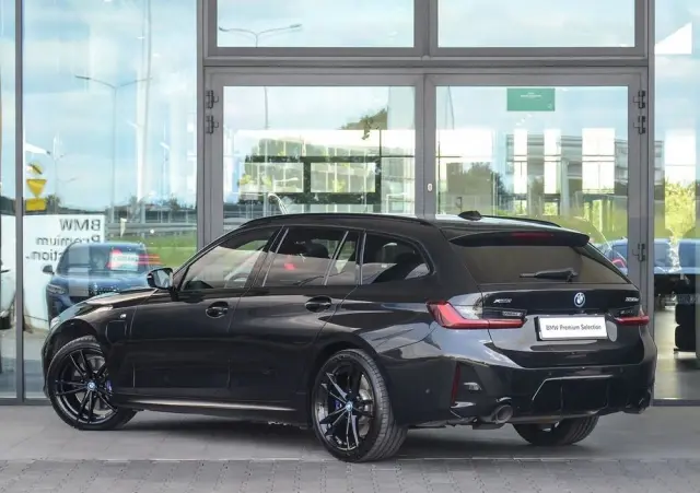 BMW Seria 3 330e xDrive M Sport sport