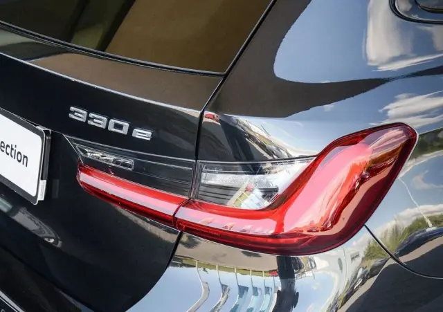 BMW Seria 3 330e xDrive M Sport sport