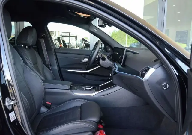 BMW Seria 3 330e xDrive M Sport sport