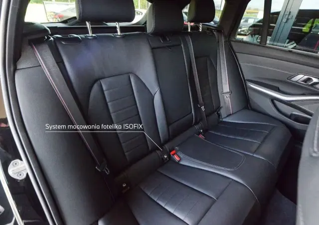 BMW Seria 3 330e xDrive M Sport sport