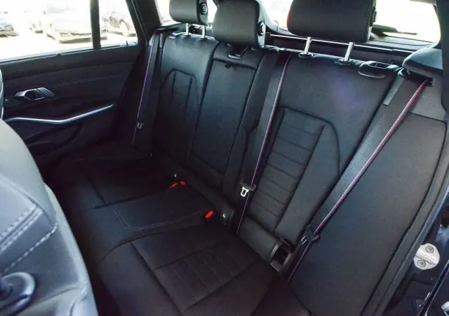 BMW Seria 3 330e xDrive M Sport sport