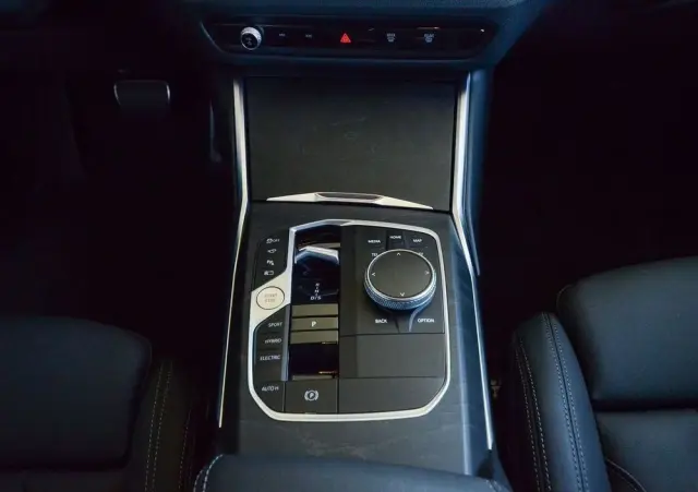 BMW Seria 3 330e xDrive M Sport sport