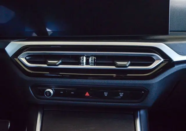 BMW Seria 3 330e xDrive M Sport sport