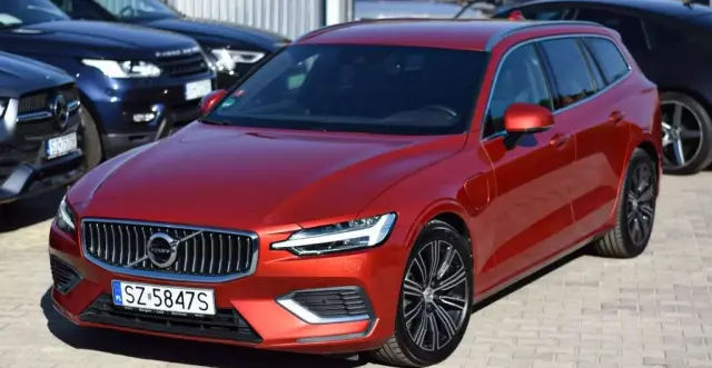 VOLVO V60 