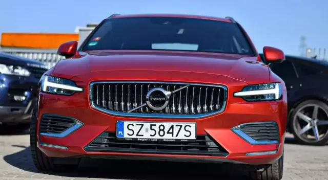 VOLVO V60 